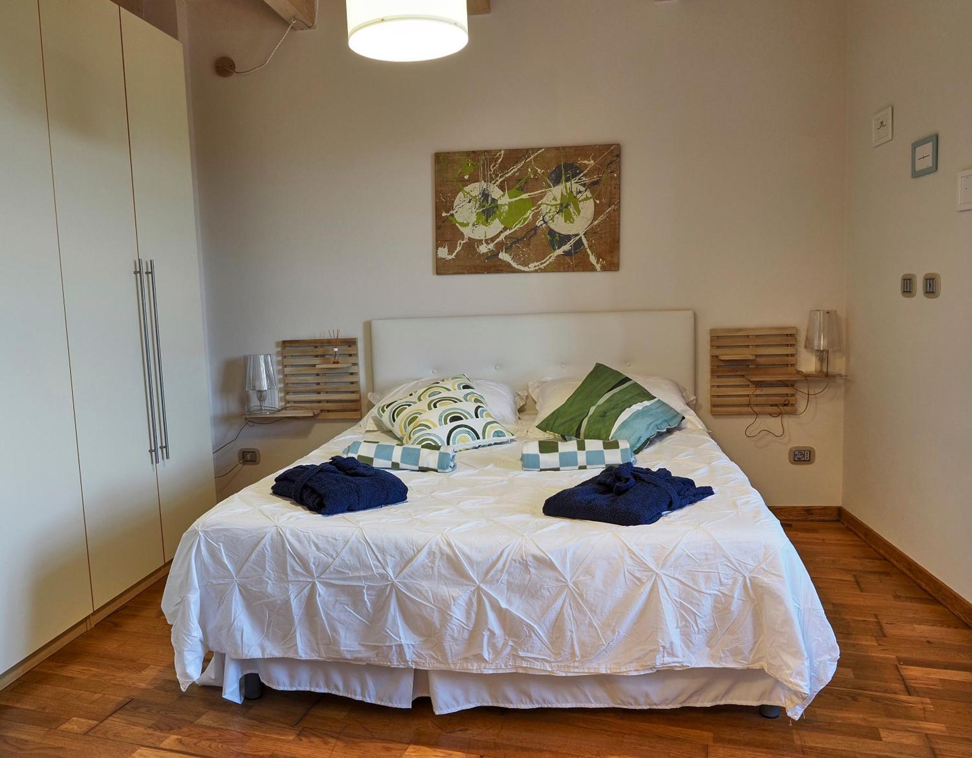Apartment La Canonica Di Soglio Camerano Casasco